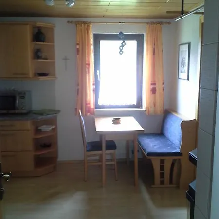 Haus Fratnik アパート *